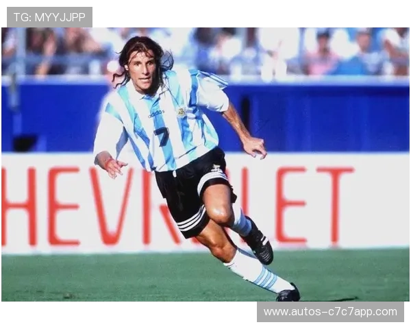 足球三号球衣背后的传奇球星及其精彩瞬间回顾