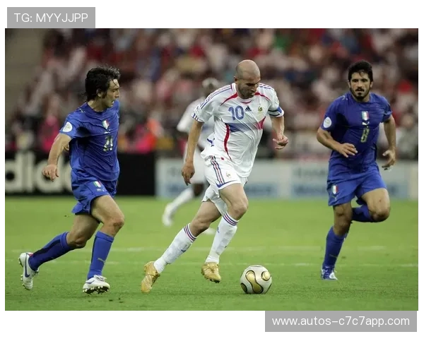 足球场上有几个球星值得关注解析他们的技艺与成就