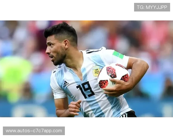 足球巨星命运起伏：从巅峰到低谷的逆袭与挑战